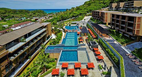 【Sunsuri Phuket】広々としたプールは子供にも人気！(ホテル提供)