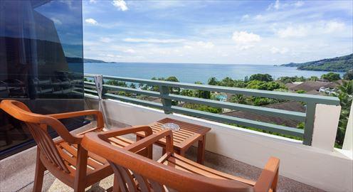 【Diamond Cliff Resort】バルコニーでのんびり。。(ホテル提供)