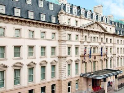 ホテルの変更アレンジが可能です！例）HILTON LONDON PADDINGTON 外観イメージ (C)MIKI TRAVEL