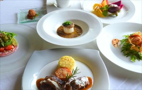 【ヴィラアイルバリ】洗練されたフレンチも楽しめます（イメージ）