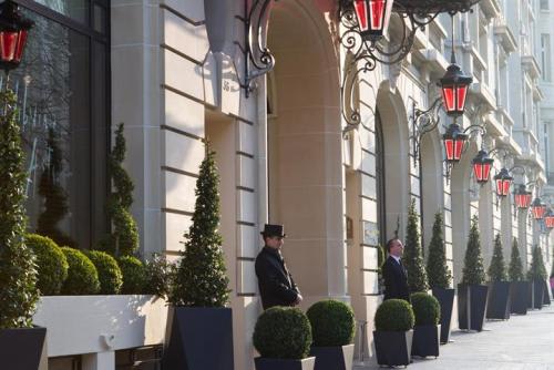 Le Royal Monceau Raffles Paris 外観イメージ2(c)Raffles Hotels & Resorts.