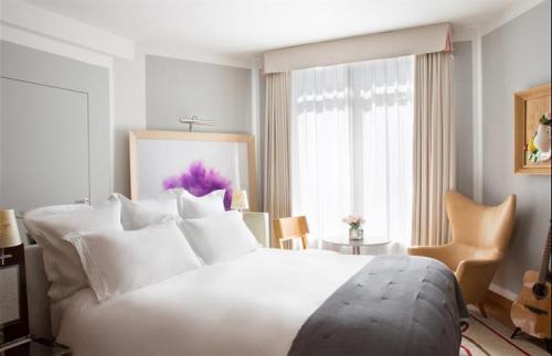 Le Royal Monceau Raffles Paris 客室一例(c)Raffles Hotels & Resorts