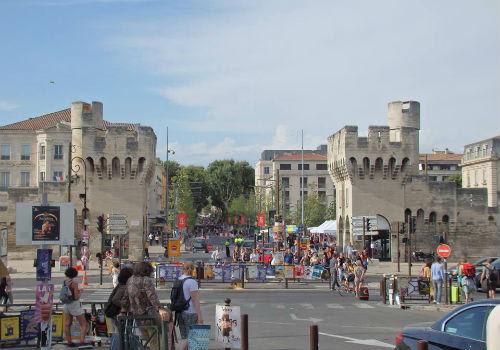【アヴィニョン】市内にも遺跡が点在します（社員撮影）