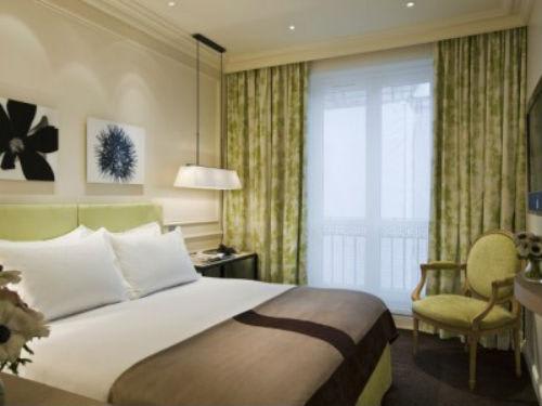 Grand Hotel du Palais Royal 客室一例 (C)MIKI TRAVEL