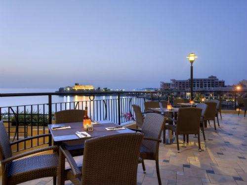 Marina Hotel At The Corinthia Beach Resortレストラン（イメージ）