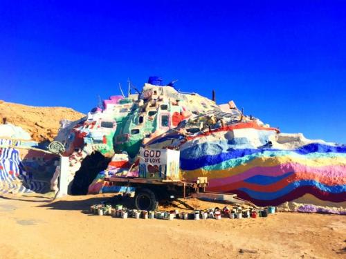 *サルベーションマウンテン/イメージ