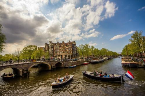【アムステルダム】運河（C）オランダ政府観光局