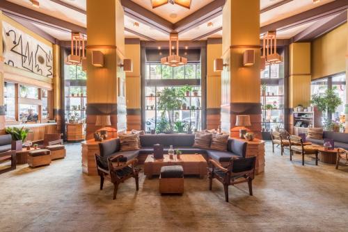 【フリーハンド・ロサンゼルス】ロビー