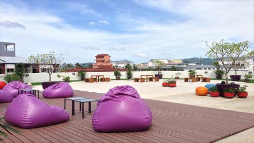 【Deevana Plaza Patong Phuket】清々しい空気を吸えるルーフトップエリア