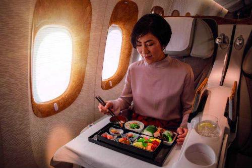 エミレーツ航空　ビジネスクラス　機内食（イメージ）