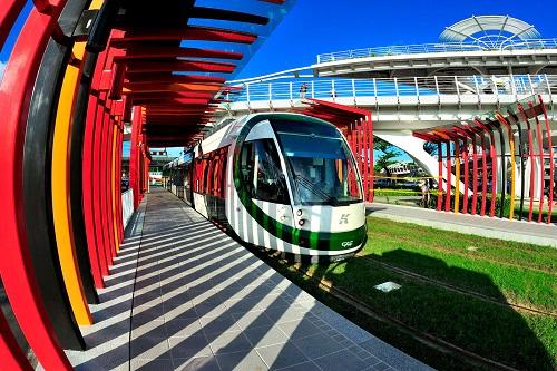 【高雄】便利でスタイリッシュな高雄の路面電車（提供:高雄觀光局）