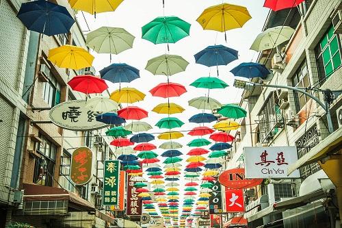 【高雄】高雄駅の周辺にある問屋街（提供:高雄観光局）