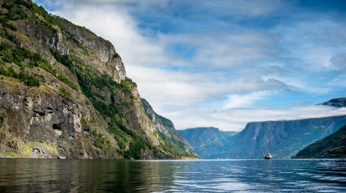 ソグネフィヨルドの風景(イメージ)／(C)Sverre Hjornevik ／www.fjordnorway.com