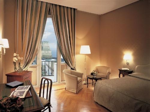 ホテルアレンジも承ります/Grand Hotel Vesuvio Naples/客室(イメージ)(C)ホテルベッズグループ
