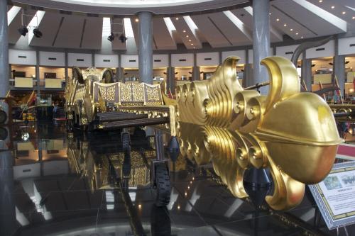 ブルネイの王室資料館『ロイヤルレガリア』館内