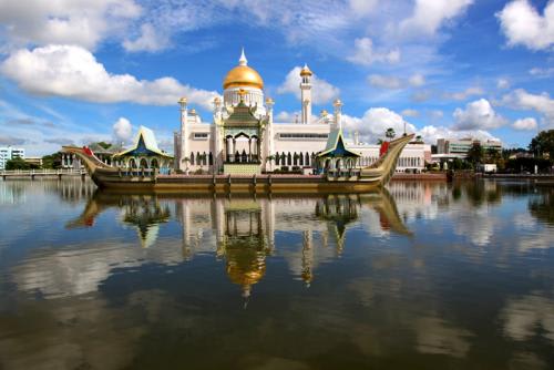 ブルネイの象徴オールドモスクは500万USドルで建てられました